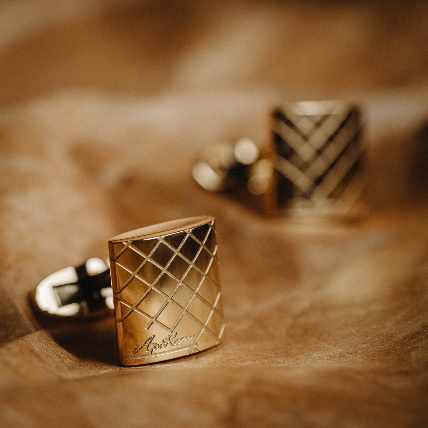 Business Casual Men's Gold Professional Cufflinks gents accessorys Distinguished Fine Apparel