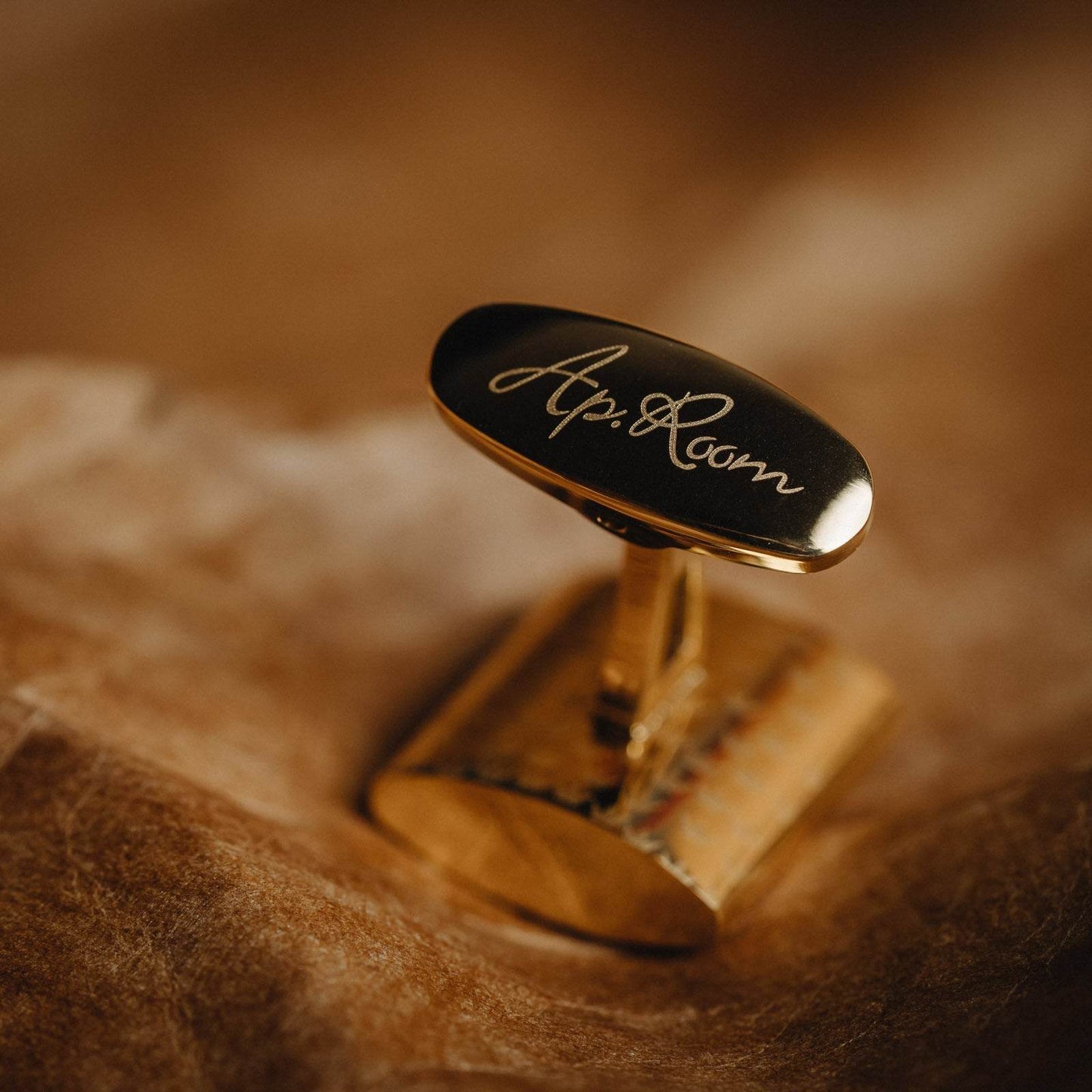 Business Casual Men's Gold Professional Cufflinks gents accessorys Distinguished Fine Apparel