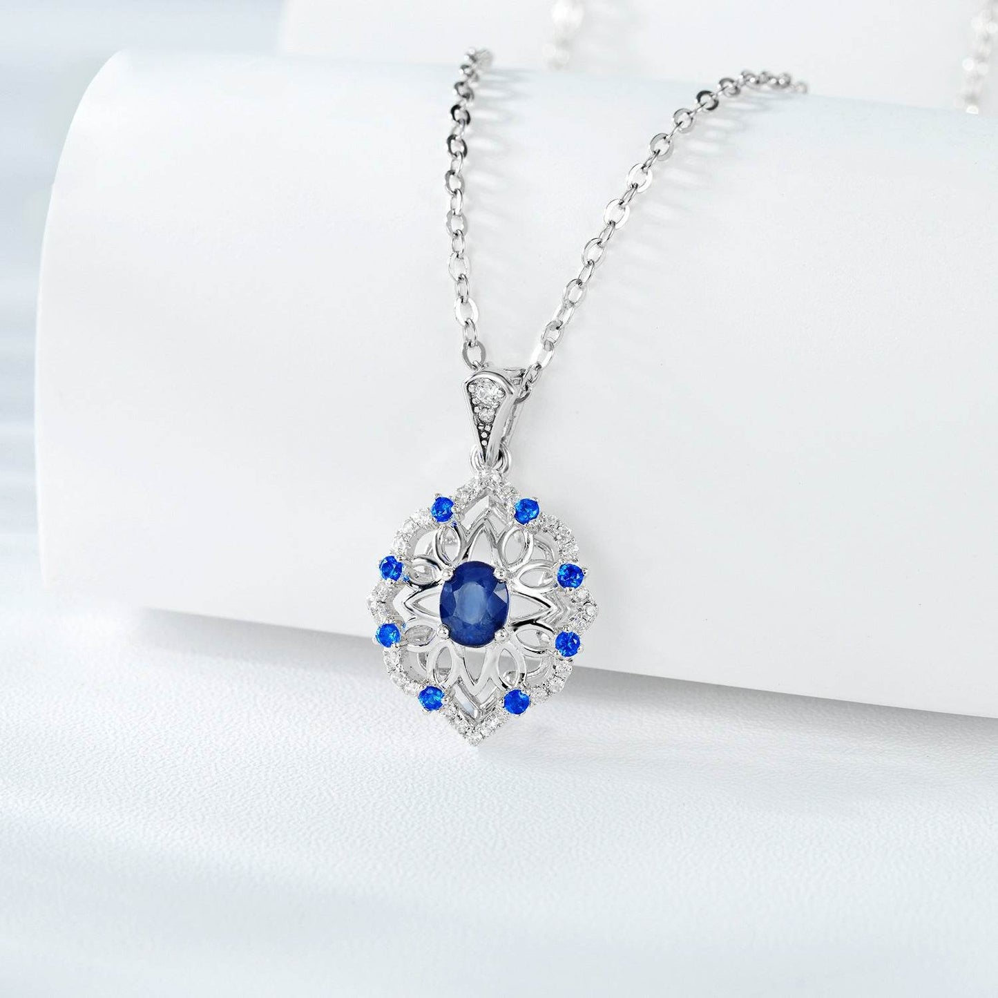 Fashionable Natural Sapphire Pendant S925 Silver Retro Pattern ladys accessorys Distinguished Fine Apparel