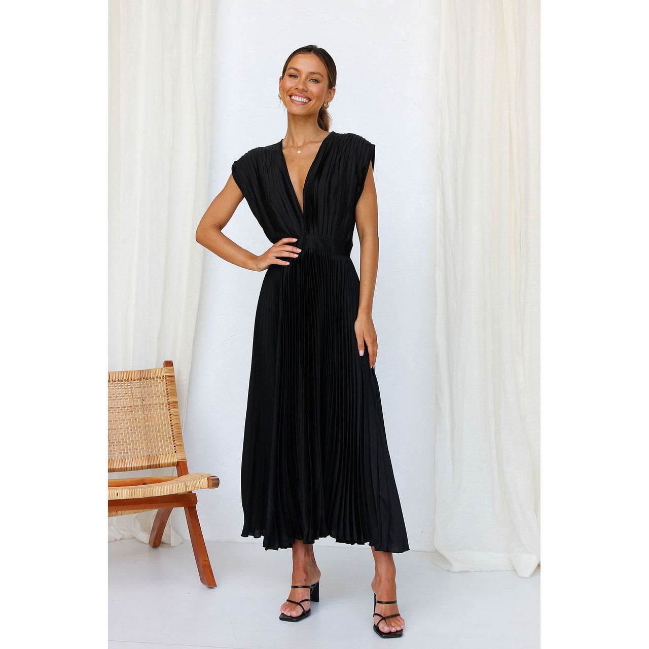 Elegant Ladies Pleated Dress - Distinguished Refined Summer Boutique Piece lady's dresses Distinguished Fine Apparel Black L