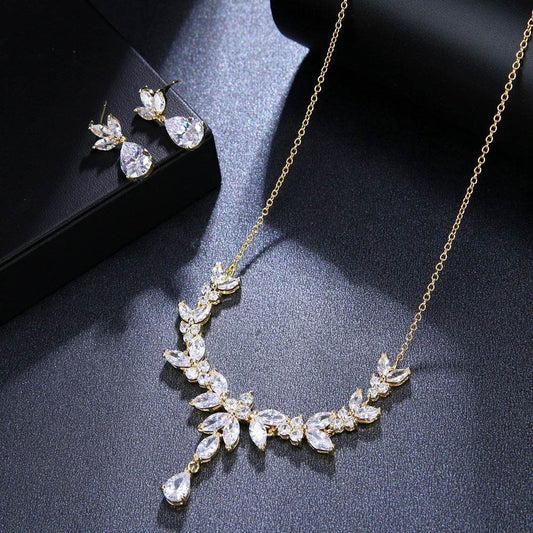 Cool & Luxurious Pendant Necklace – Bold Design, Premium Shine jewelry set Distinguished Fine Apparel
