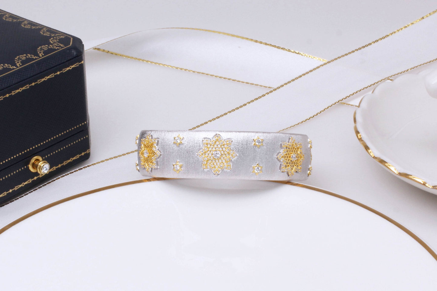 Exquisite 925 Silver Gold Plated Snowflake Bracelet - Beautiful Classic Ladies Bracelet Distinguished Fine Apparel