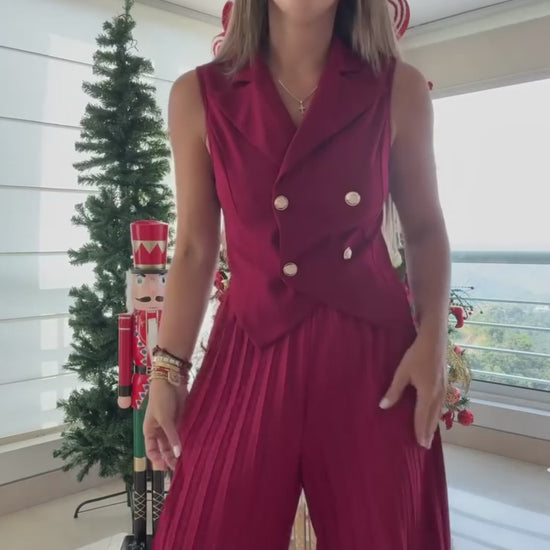 Distinguished Ladies Elegant Formal Yet Casual Suit ladys suit Distinguished Fine Apparel