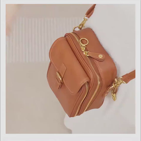 ladies Messenger Bag With 10 Card Inserts Retro Large Capacity Grate For Travel Ladies bags Distinguished Fine Apparel